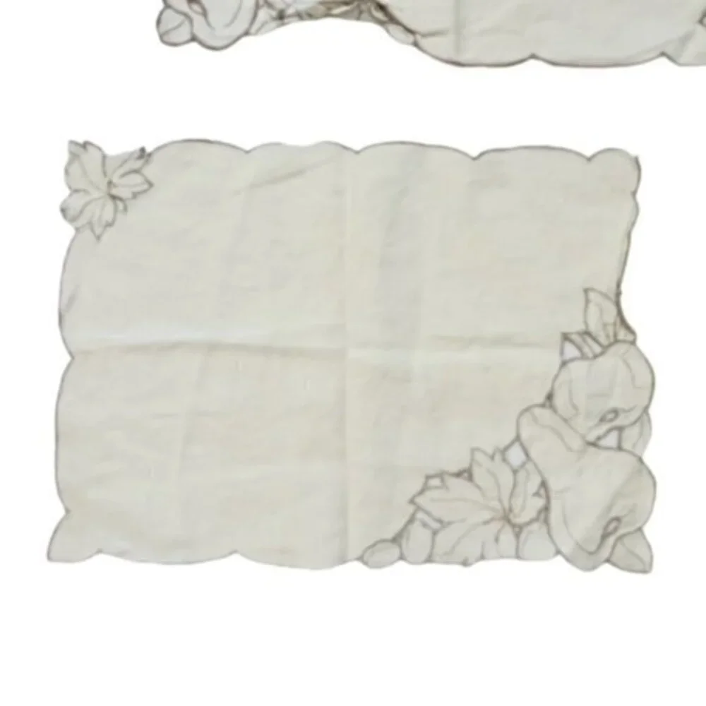 Vintage Ecru Embroidered Placemats‎ (4) w/ Cutwork Leaves Fruit COTTAGECORE EUC